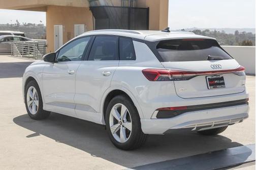 2025 Audi Q4 e-tron Premium Plus 55 quattro