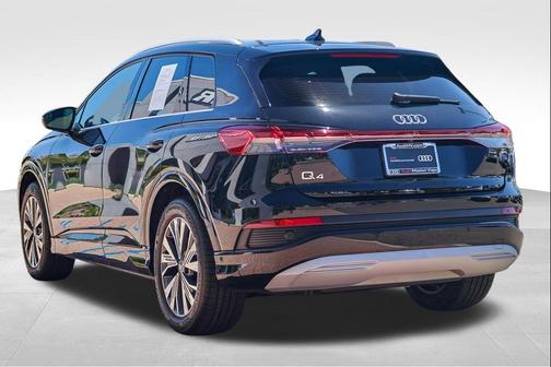 Mythos Black Metallic 2023 Audi Q4 e-tron Premium Plus 40 RWD