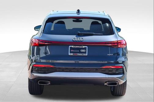Tambora Gray Metallic 2025 Audi Q5 Premium Plus TFSI quattro S tronic