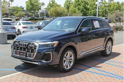 2025 Audi Q7 45 Premium