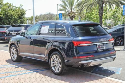 2025 Audi Q7 45 Premium