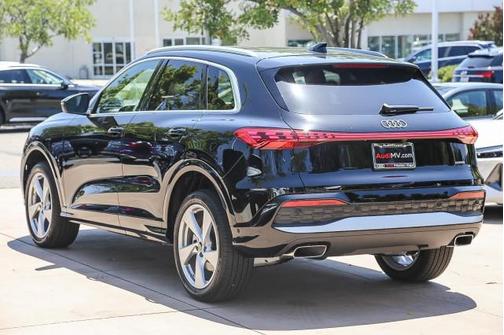 2025 Audi Q5 Premium Plus