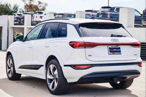 Glacier White 2025 Audi Q6 e-tron Premium quattro