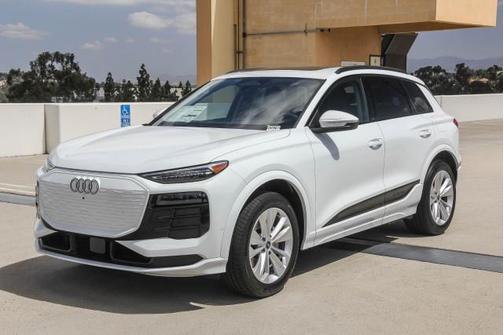 2025 Audi Q6 e-tron Premium Plus