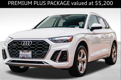 Ibis White 2023 Audi Q5 45 S line Premium Plus