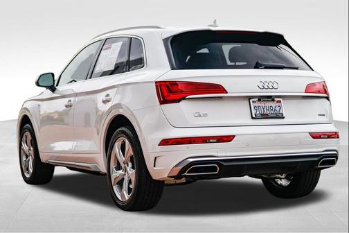 Ibis White 2023 Audi Q5 45 S line Premium Plus