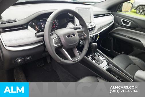 Diamond Black 2025 Jeep Compass Latitude