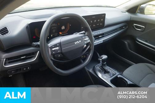 Aurora Black Pearl 2025 Kia K4