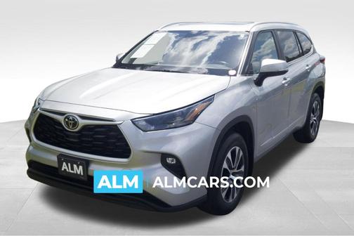 Celestial Silver Metallic 2023 Toyota Highlander XLE