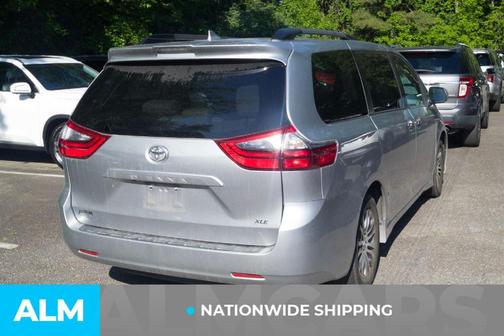 2020 Toyota Sienna XLE