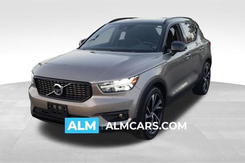 2022 Volvo XC40 T5 R-Design