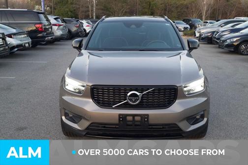 2022 Volvo XC40 T5 R-Design