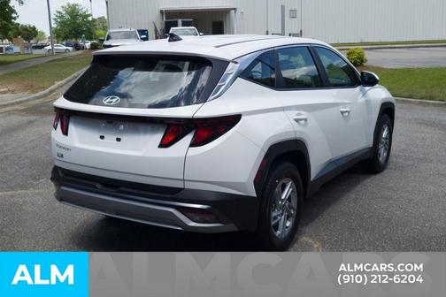 White Pearl 2025 Hyundai TUCSON SE