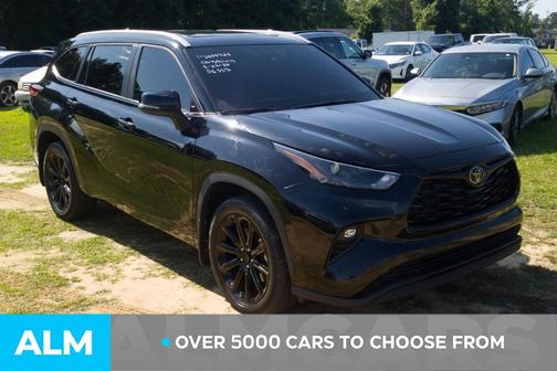 Midnight Black Metallic 2023 Toyota Highlander XLE