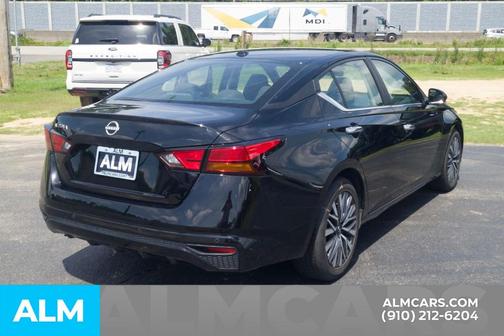 Super Black Clearcoat 2025 Nissan Altima SV