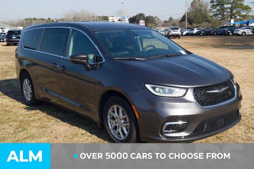 2023 Chrysler Pacifica Touring-L