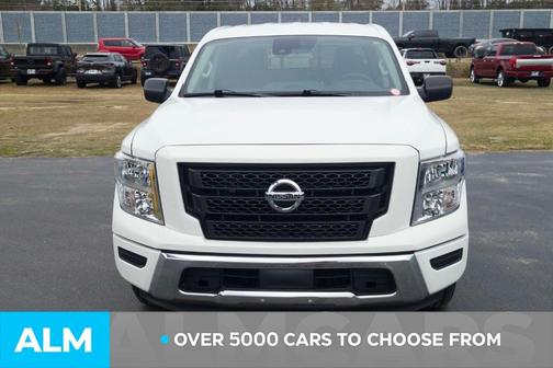 2023 Nissan Titan SV