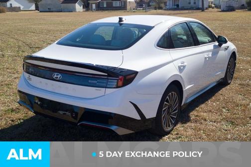 2025 Hyundai SONATA Hybrid SEL