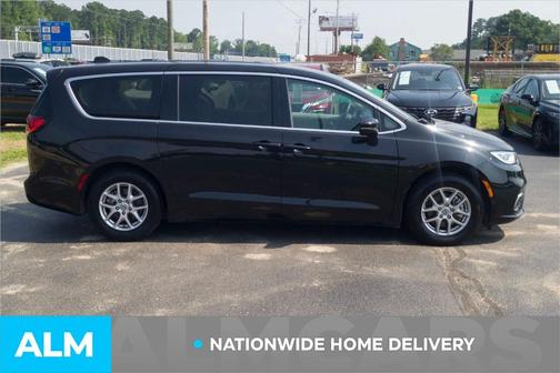 2023 Chrysler Pacifica Touring-L
