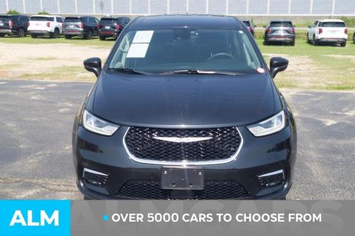 2023 Chrysler Pacifica Touring-L