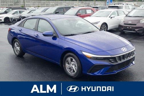 2025 Hyundai ELANTRA SE