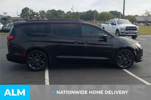 2018 Chrysler Pacifica Touring-L