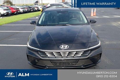 Black 2026 Hyundai ELANTRA SE