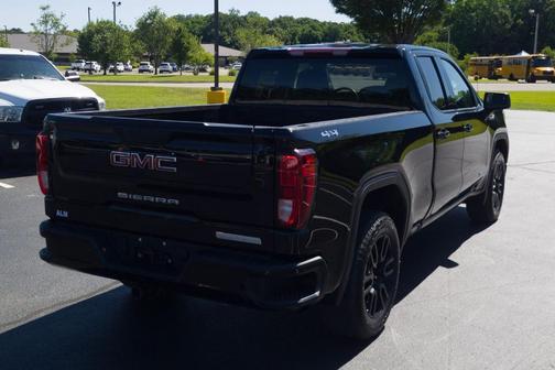 2022 GMC Sierra 1500 Limited Elevation
