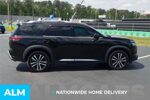 2023 Nissan Pathfinder Platinum