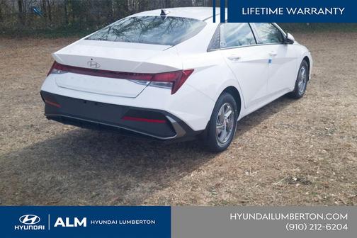 White 2026 Hyundai ELANTRA SE
