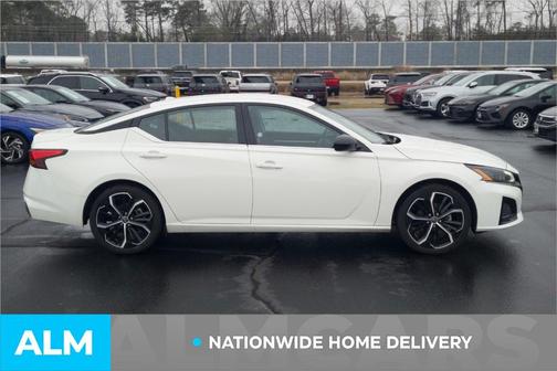 2025 Nissan Altima SR