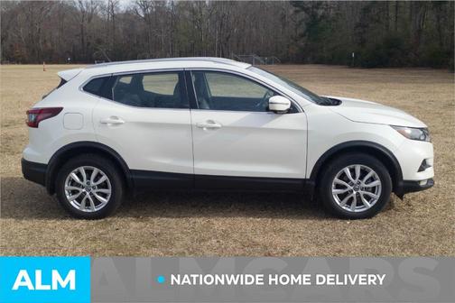 2022 Nissan Rogue Sport SV