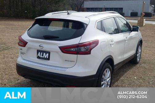 2022 Nissan Rogue Sport SV