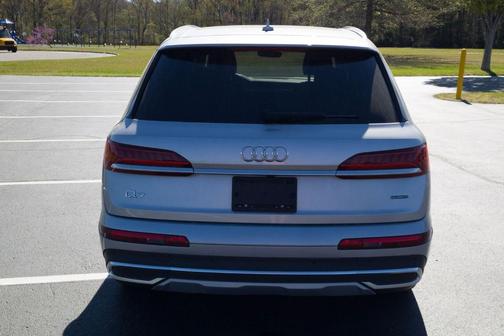 2022 Audi Q7 55 Premium Plus