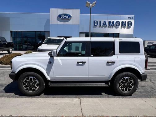 OXFORD WHITE 2026 Ford Bronco Outer Banks