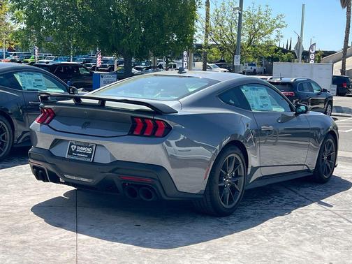 CARBONIZED GRAY METALLIC 2026 Ford Mustang Dark Horse Fastback