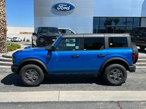 VELOCITY BLUE METALLIC 2026 Ford Bronco Big Bend