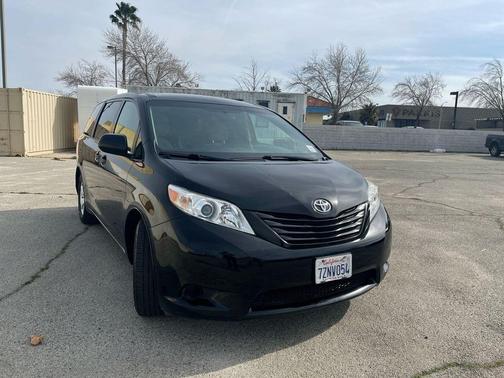 2017 Toyota Sienna SE
