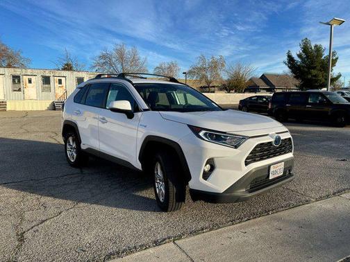 2021 Toyota RAV4 Hybrid XLE