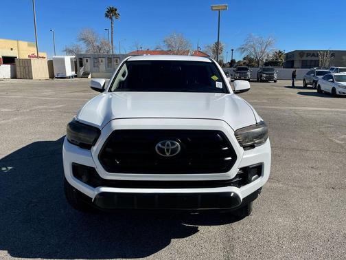 2019 Toyota Tacoma SR