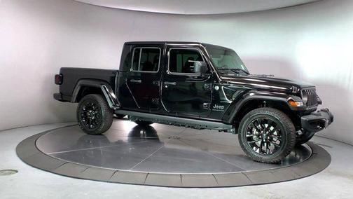 2025 Jeep Gladiator Nighthawk