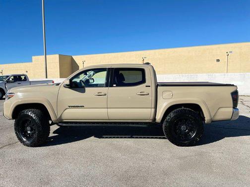 2017 Toyota Tacoma SR5