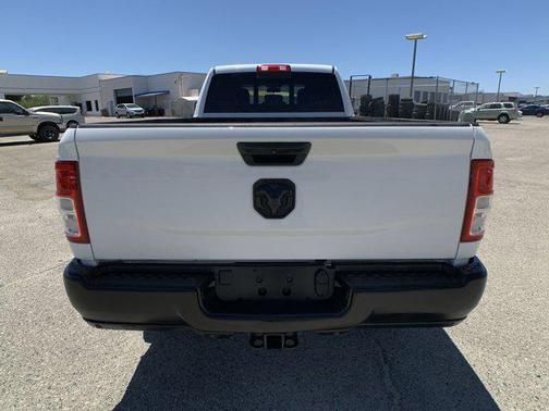 2022 RAM 3500 Tradesman Crew Cab 4x4 8' Box