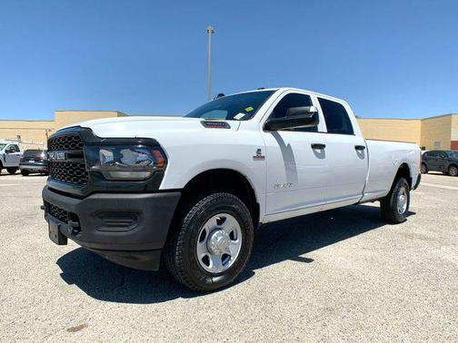 2022 RAM 3500 Tradesman Crew Cab 4x4 8' Box