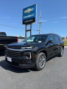 Mosaic Black Metallic 2026 Chevrolet Traverse LT