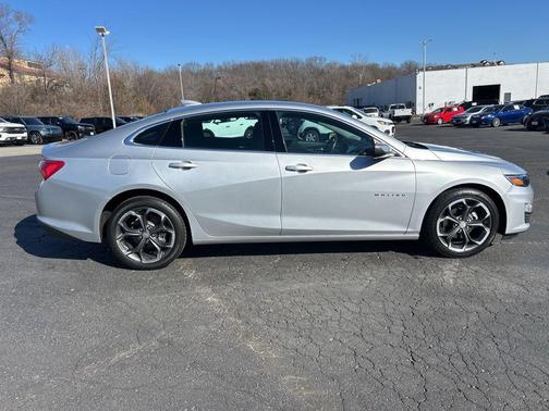 2022 Chevrolet Malibu FWD LT
