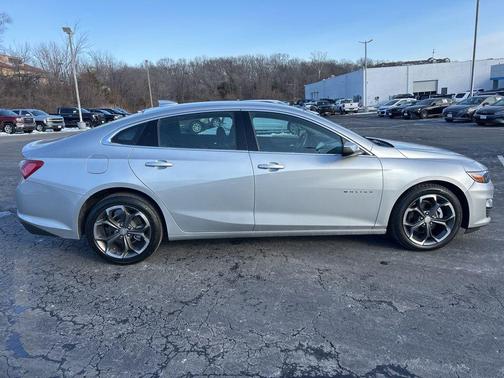 2022 Chevrolet Malibu FWD LT