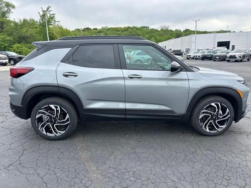 Sterling Gray Metallic 2026 Chevrolet Trailblazer RS