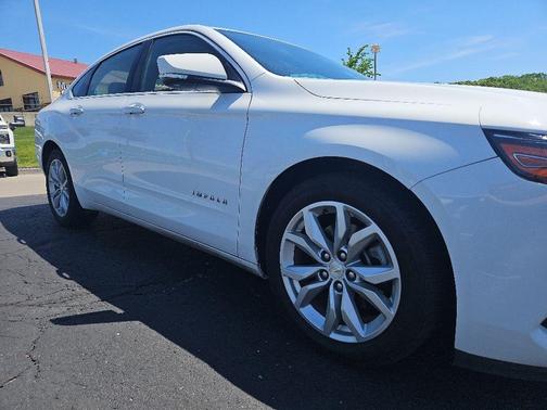 Summit White 2018 Chevrolet Impala 1LT