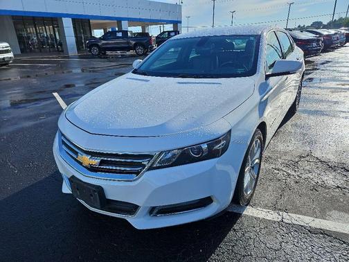 Summit White 2018 Chevrolet Impala 1LT